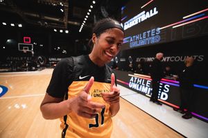 Image post by @auprosports on Twitter