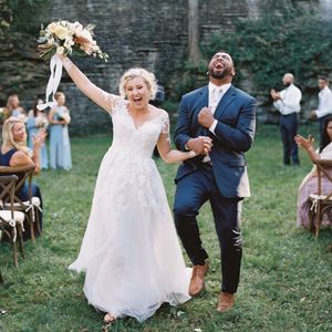 Image post by @theknot on Instagram