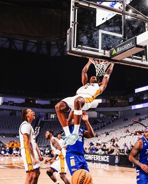 Image post by @ecubasketball on Instagram