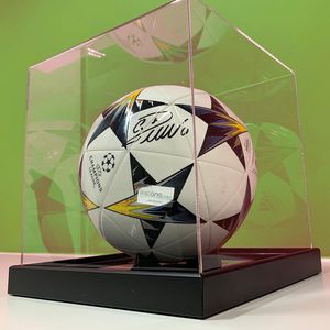 Image post by @neteller on Instagram