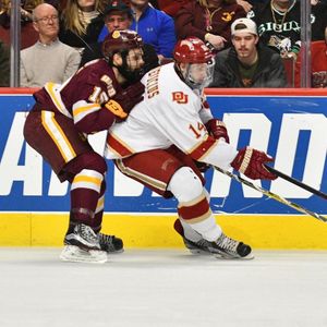 Image post by @du_hockey on Instagram