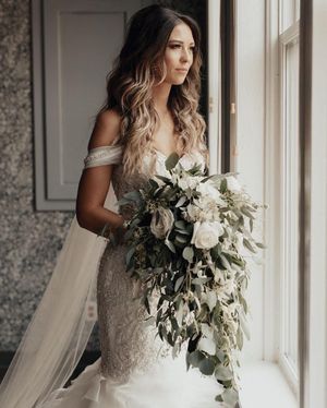 Image post by @theknot on Instagram