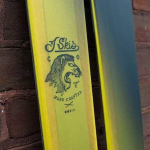 Image post by @j_skis on Instagram