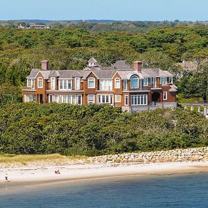 Image post by @christiesrealestate on Instagram