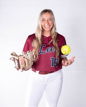 Image post by @leeusoftball on Instagram