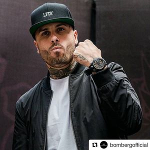 Image post by @nickyjam on Instagram