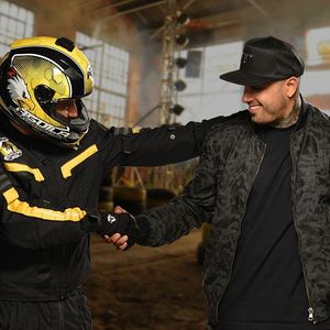 Image post by @nickyjam on Instagram