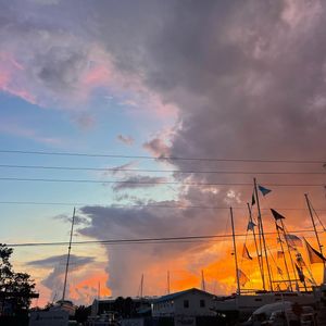 Image post by @ilovetheburg on Instagram