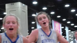 Video post by @tfnsrun4roses on Twitter