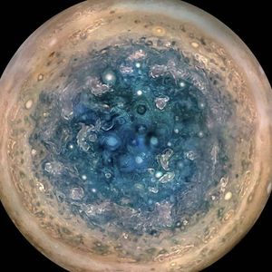 Image post by @nasaartemis on Instagram