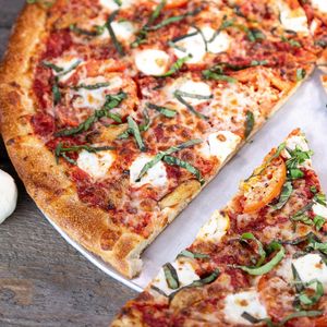 Image post by @parryspizza on Instagram