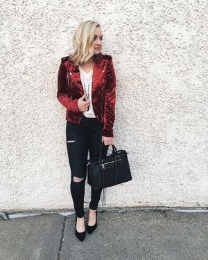 Image post by @shopoutoftown on Instagram