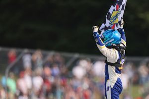 Image post by @teamhendrick on Instagram