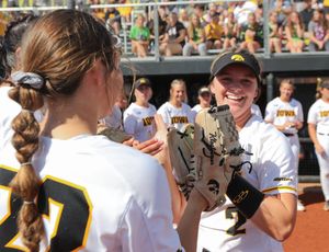 Image post by @iowasoftball on Twitter