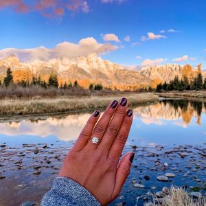 Image post by @theknot on Instagram