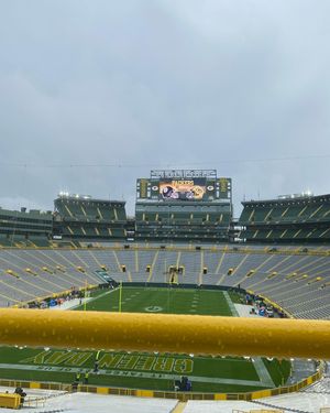 Image post by @lambeaufield on Instagram