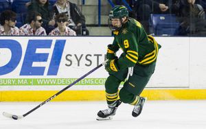 Image post by @UVMmhockey on Twitter