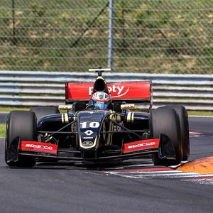 Image post by @alex_albon on Instagram