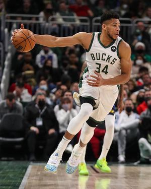 Image post by @giannis_an34 on Instagram