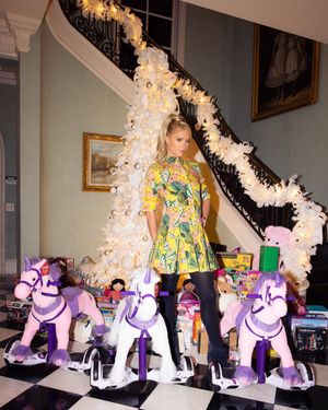 Image post by @parishilton on Instagram