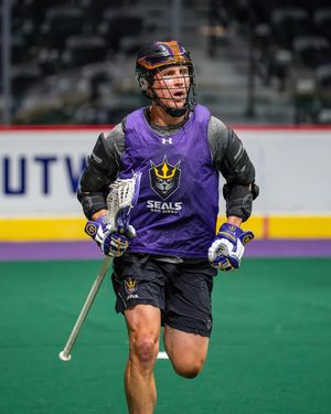 Image post by @sealslax on Instagram