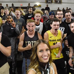 Image post by @golden_grizzlies on Instagram