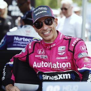 Image post by @heliocastroneves on Instagram