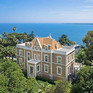 Image post by @christiesrealestate on Instagram