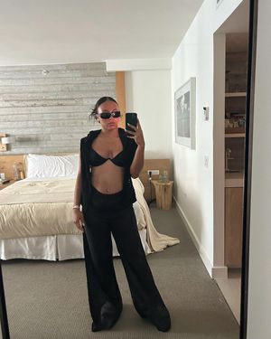 Image post by @ebonysalmon on Instagram
