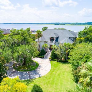Image post by @christiesrealestate on Instagram