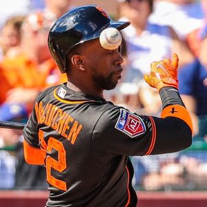 Image post by @ariannagrainey on Instagram