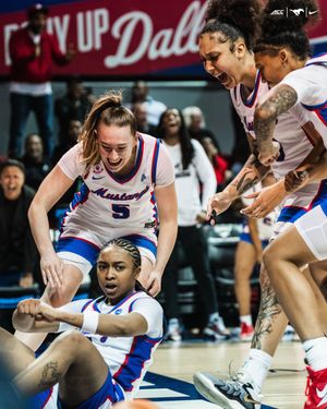 Image post by @SMUWBB on Twitter