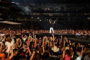 Image post by @lukebryan on Instagram