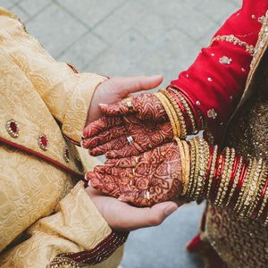 Image post by @thismodernlovephoto on Instagram