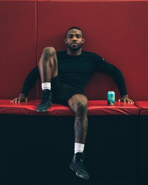 Image post by @alliseeisgold on Instagram