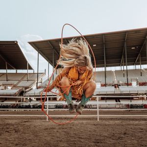 Image post by @cowgirlmagazine on Instagram