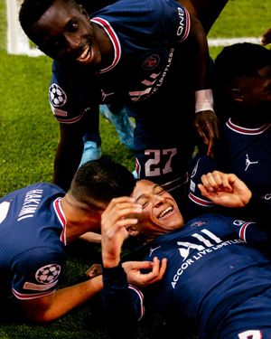 Image post by @psg on Instagram