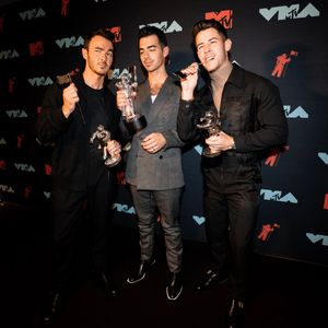 Image post by @jonasbrothers on Twitter