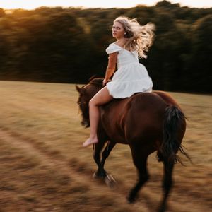 Image post by @cowgirlmagazine on Instagram