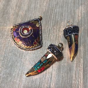 Image post by @beadcache on Instagram