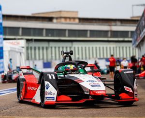 Image post by @lucasdigrassi on Instagram