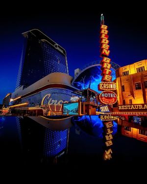 Image post by @fremontstreet on Instagram
