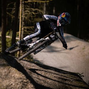 Image post by @foxmtb on Instagram