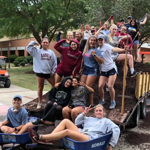 Image post by @leeusoftball on Instagram
