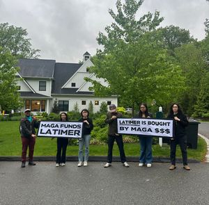 Image post by @protectourpwr on Twitter