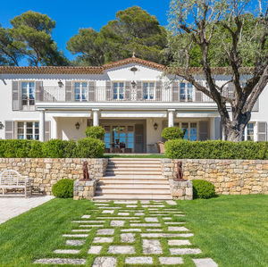 Image post by @christiesrealestate on Instagram