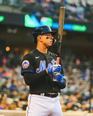 Image post by @markvientos on Instagram