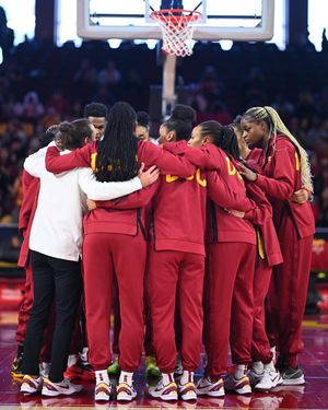 Image post by @uscwbb on Instagram