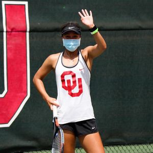 Image post by @ou_wtennis on Instagram