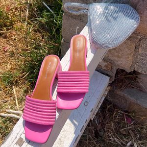 Image post by @dsw on Instagram
